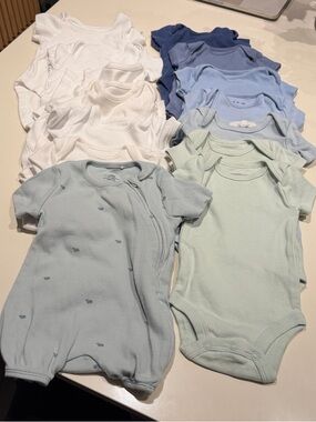 8 0-3 month onesies in blues and greens